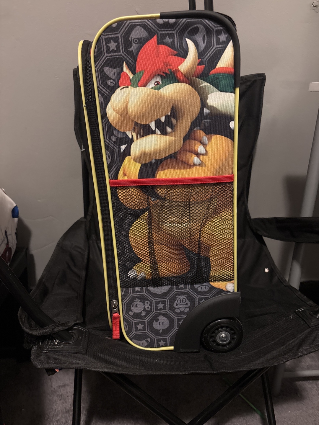 Nintendo Super Mario Rolling Luggage - photo 3