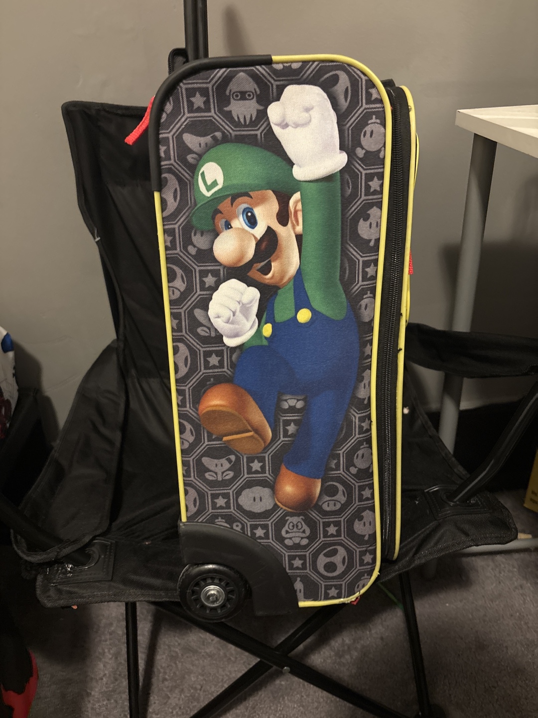 Nintendo Super Mario Rolling Luggage - photo 2