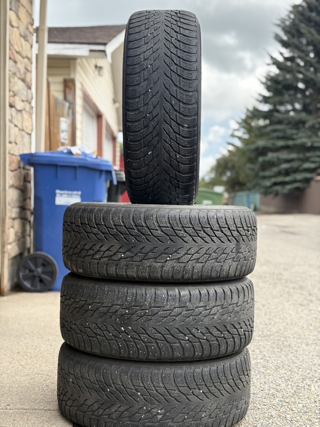 Set of 4 Hakkapeliitta R3 Winter Tires - photo 4
