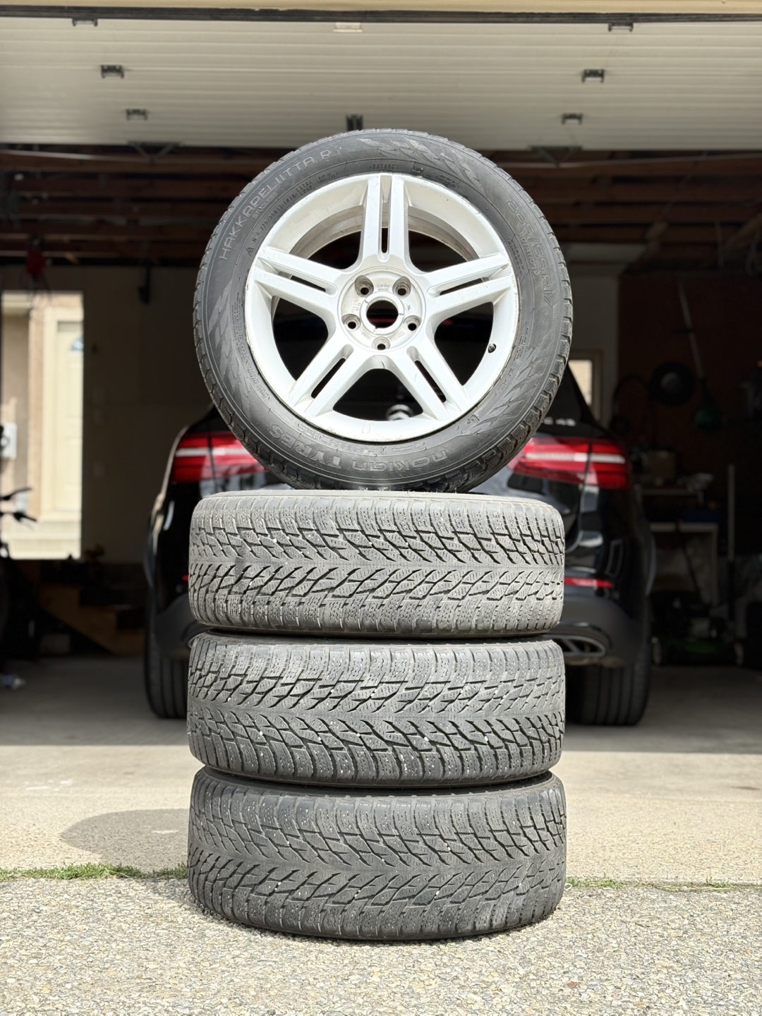 Set of 4 Hakkapeliitta R3 Winter Tires