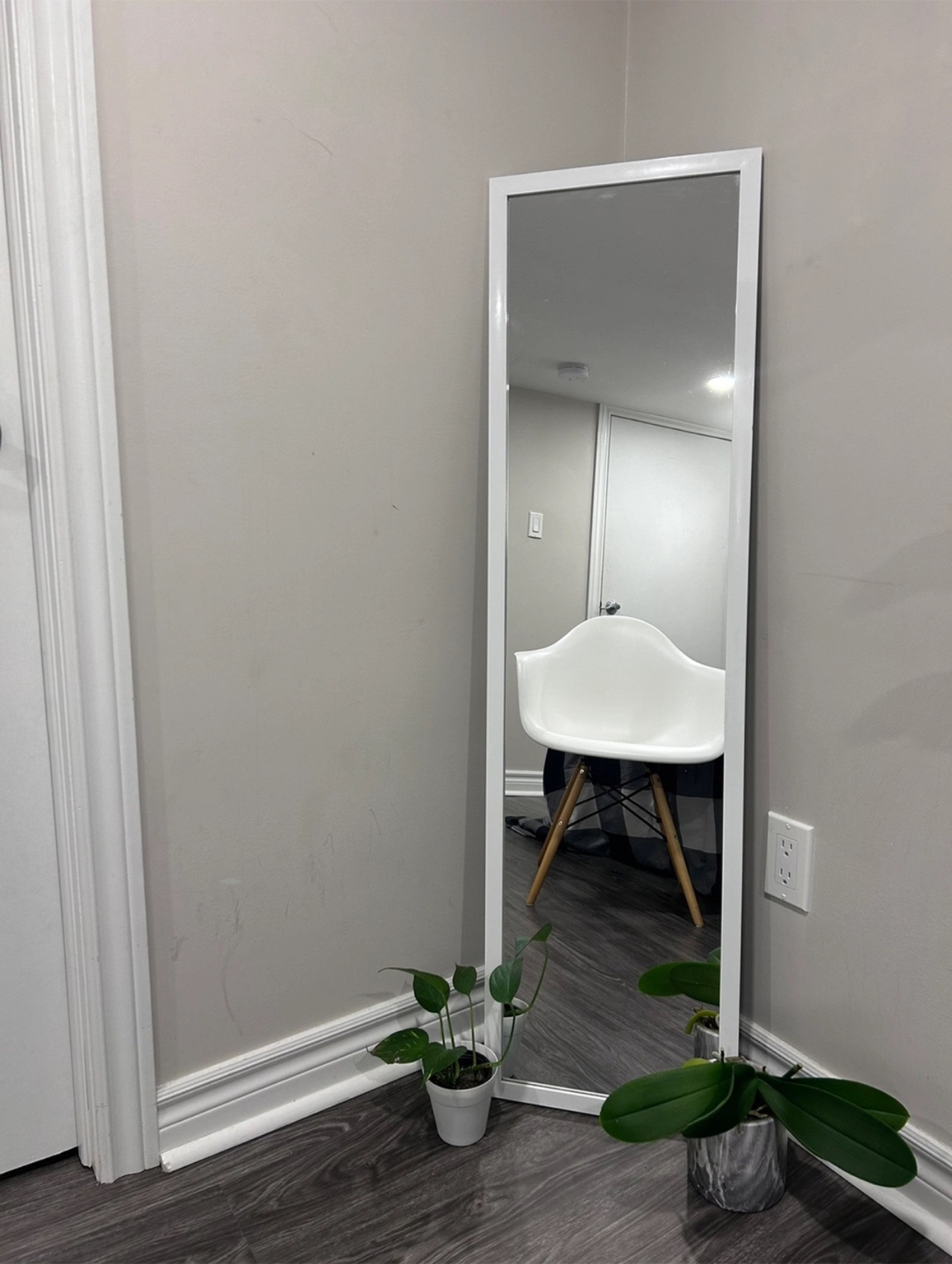 Assorted Furniture: Bed frame, Mirror, Lamp and More - photo 2
