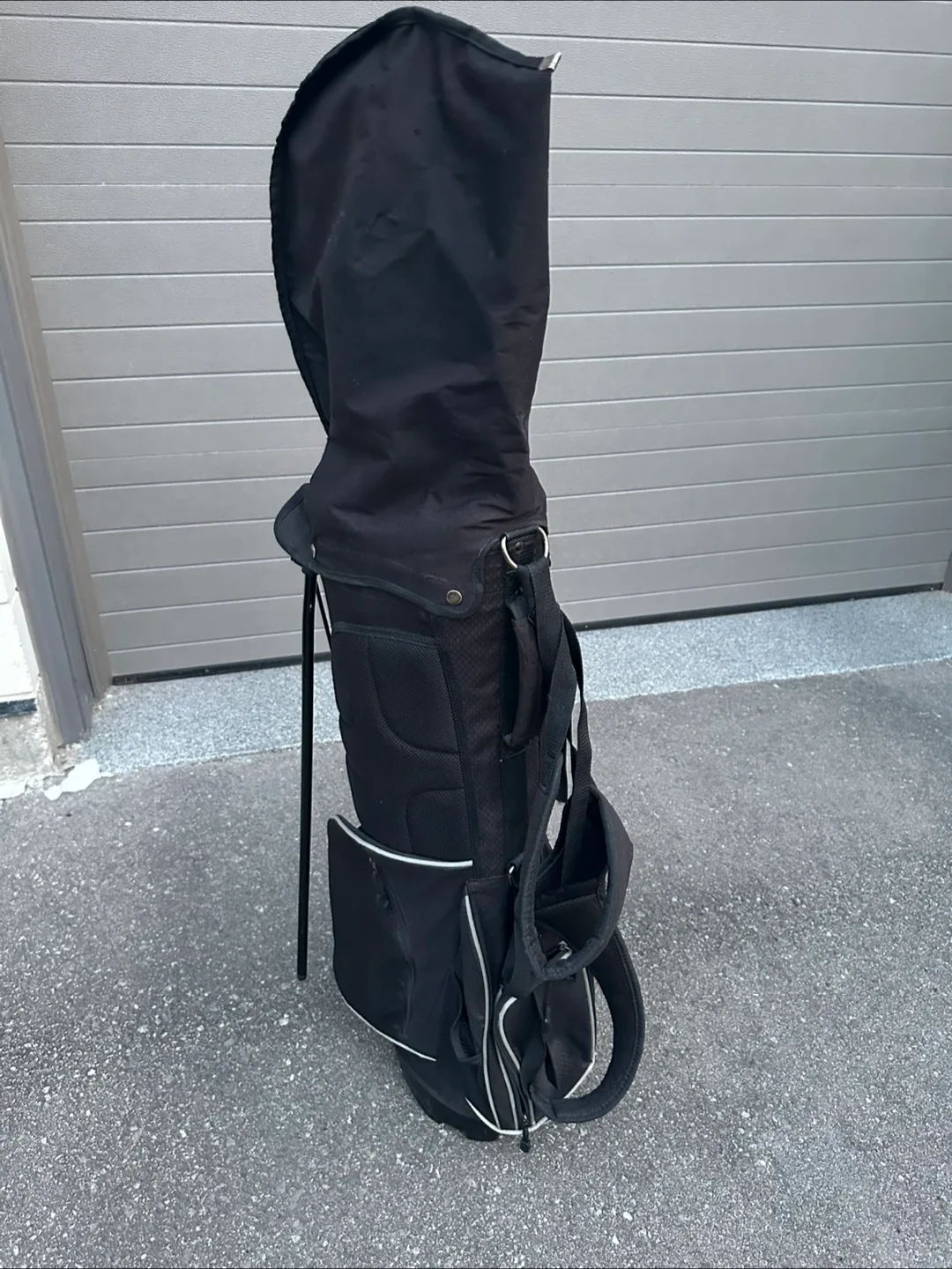Black Golf Bag image indicator(4)