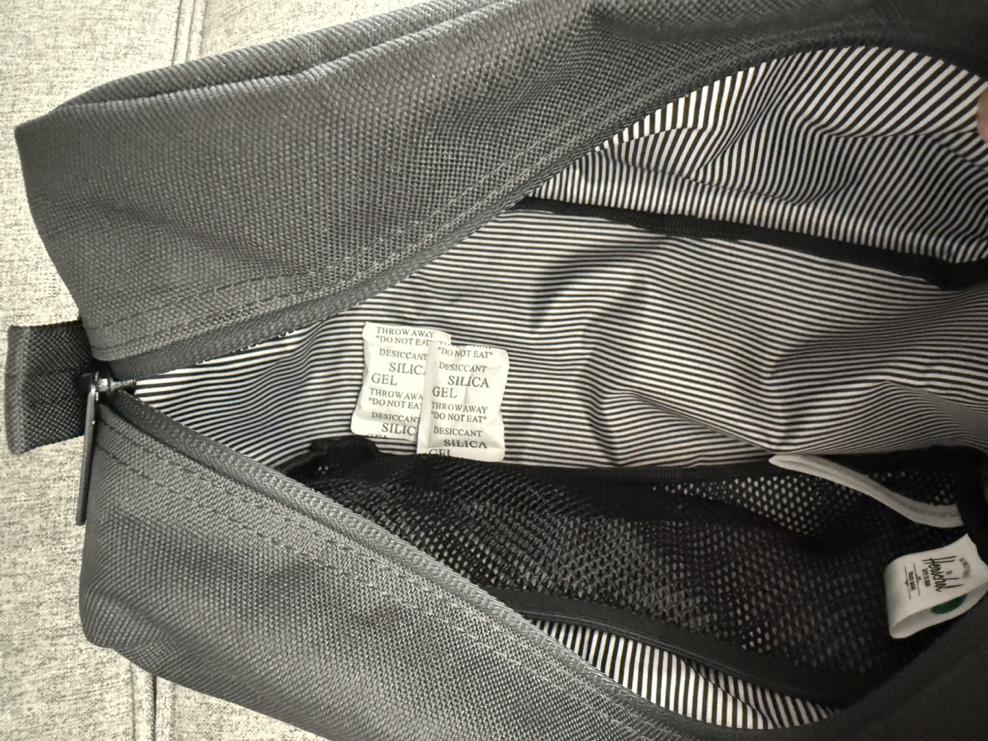 Herschel Chapter Travel Kit - 5L / Black - photo 2