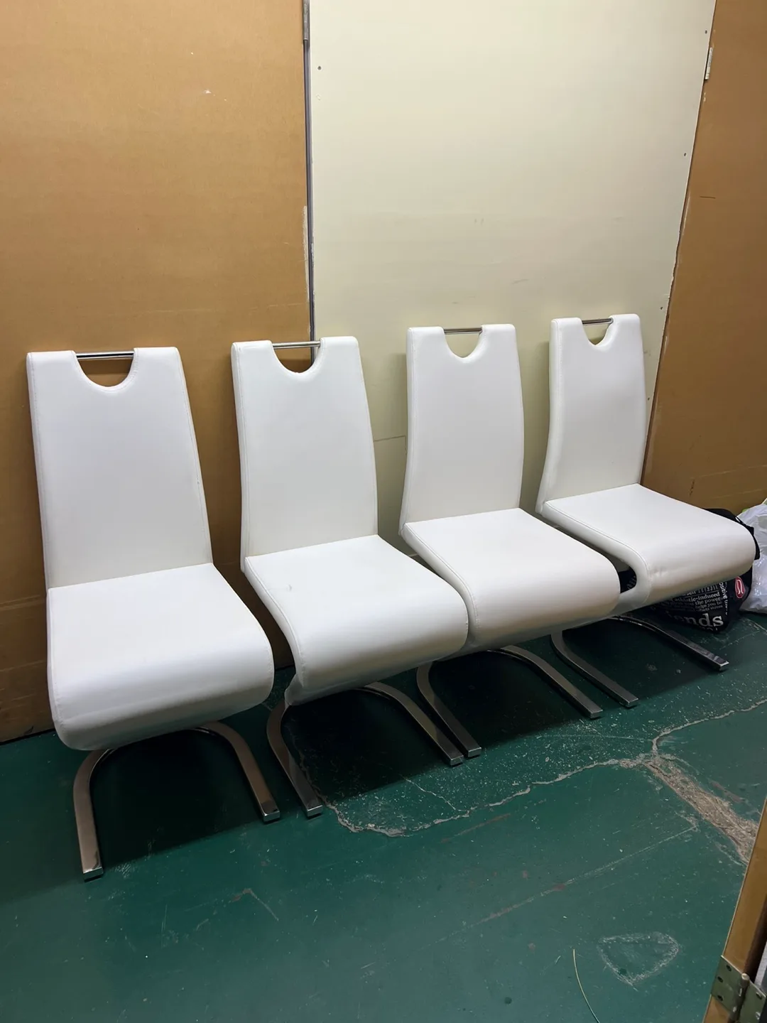Set of 4 White Dining Chairs image indicator(4)