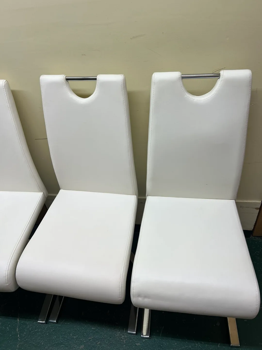 Set of 4 White Dining Chairs image indicator(2)