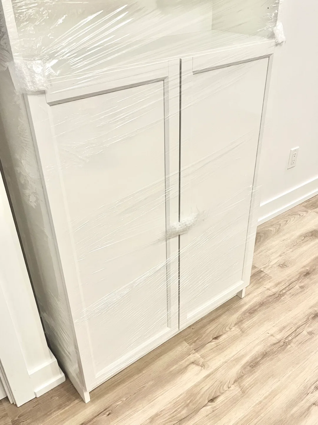 IKEA Billy Bookcase with Oxberg Doors - White image indicator(2)