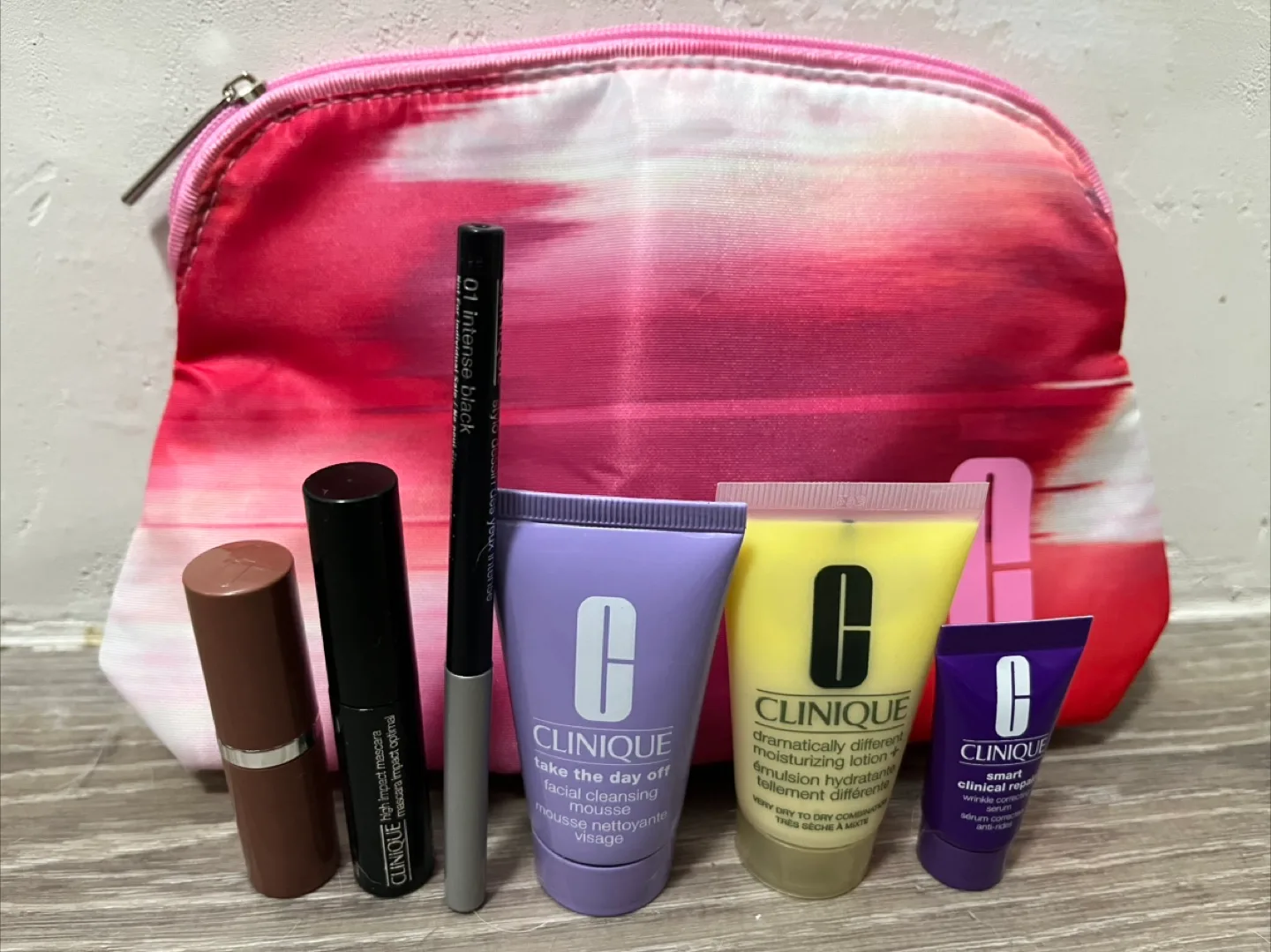 Clinique Makeup Set: Mascara, Lipstick, Eyeliner & More! thumbnail