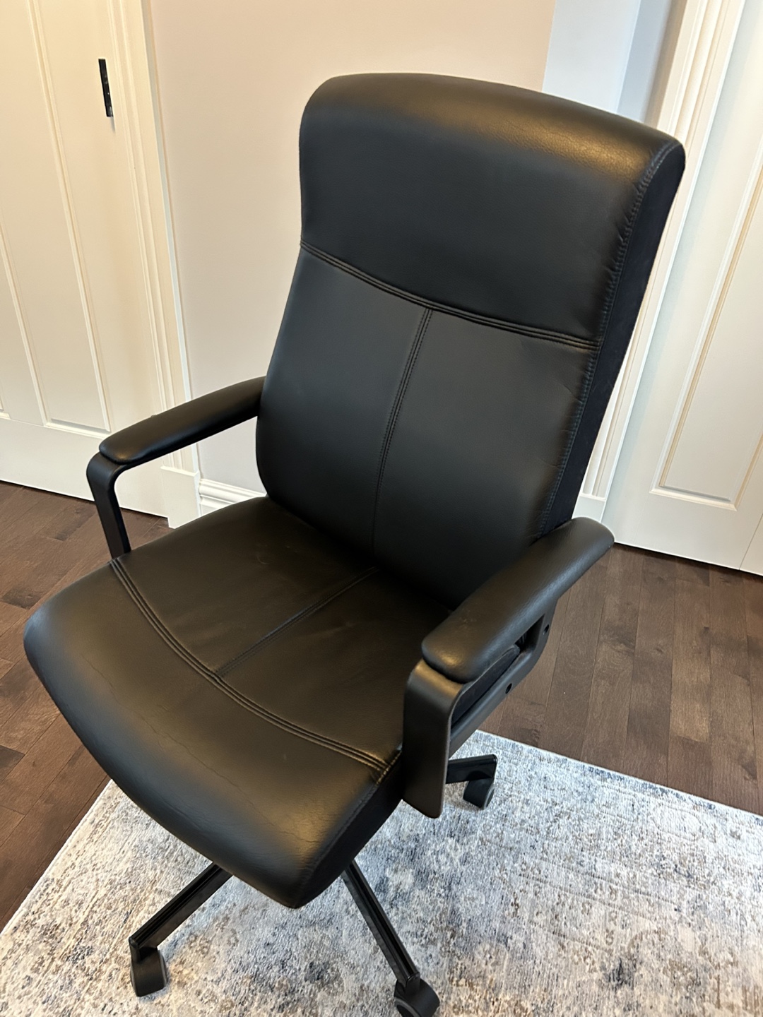 Black Office Chair - photo 2
