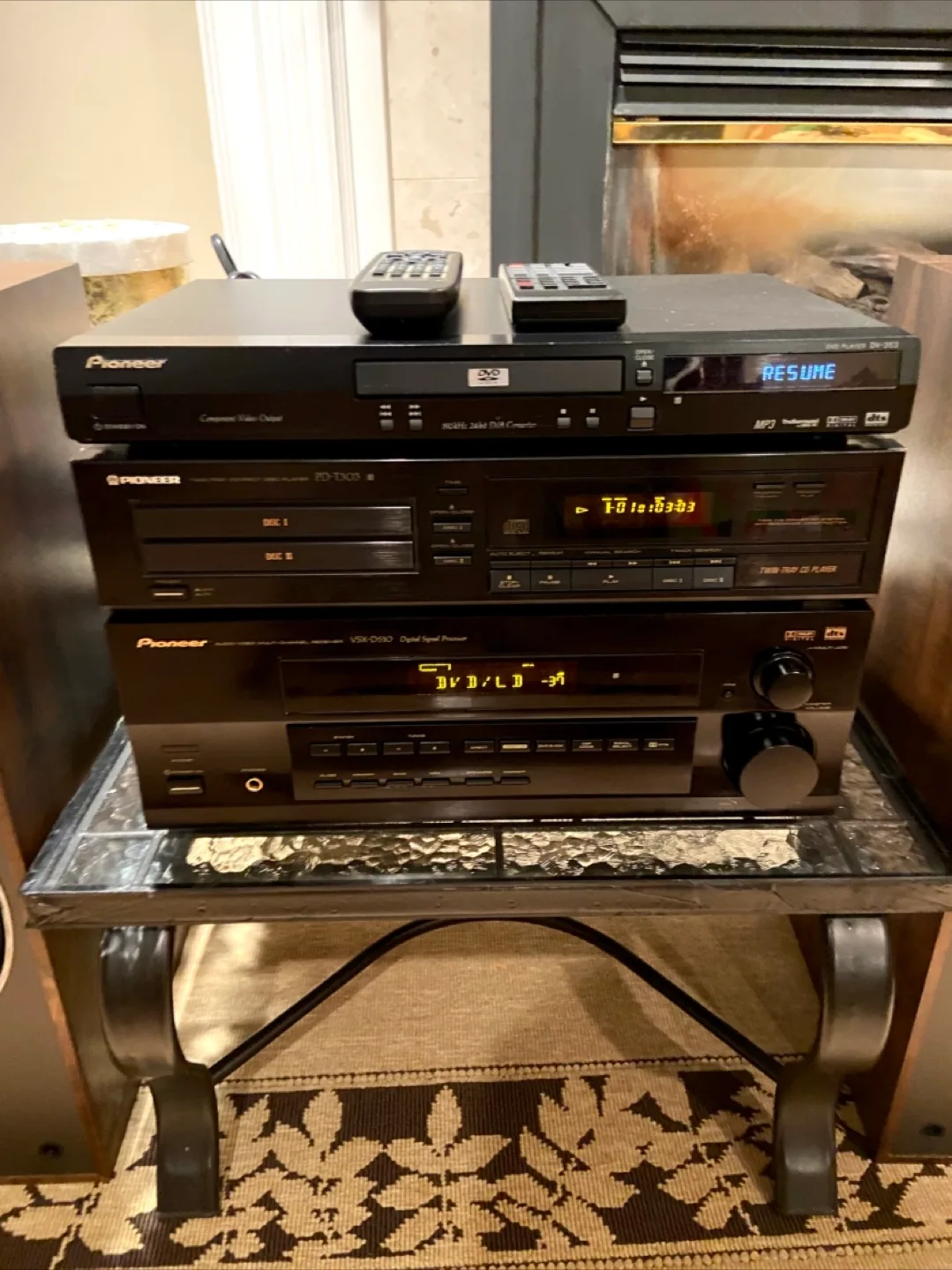 Pioneer Stereo/Audio visual entertainment system image indicator(2)