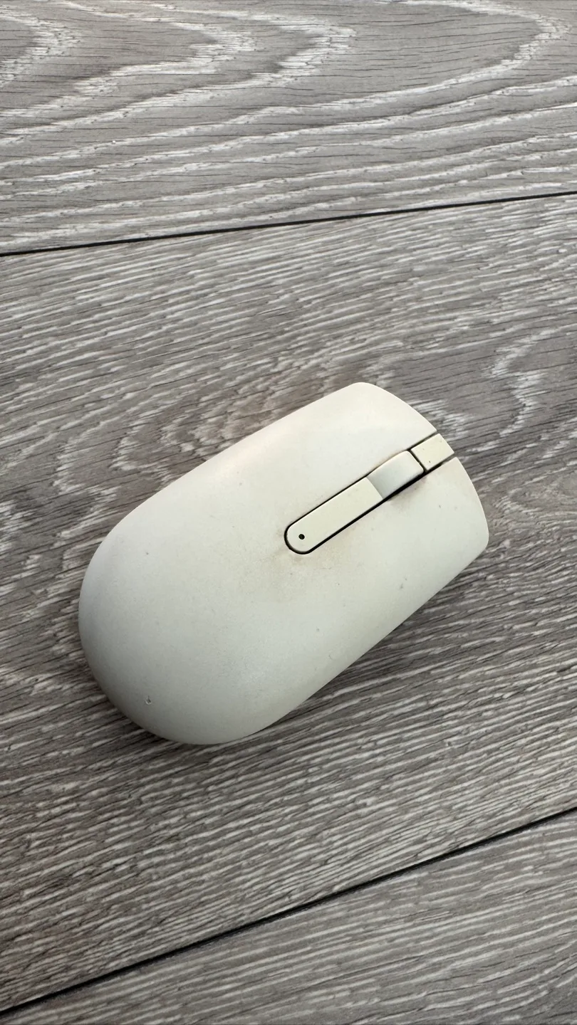 Dell Wireless Mouse thumbnail