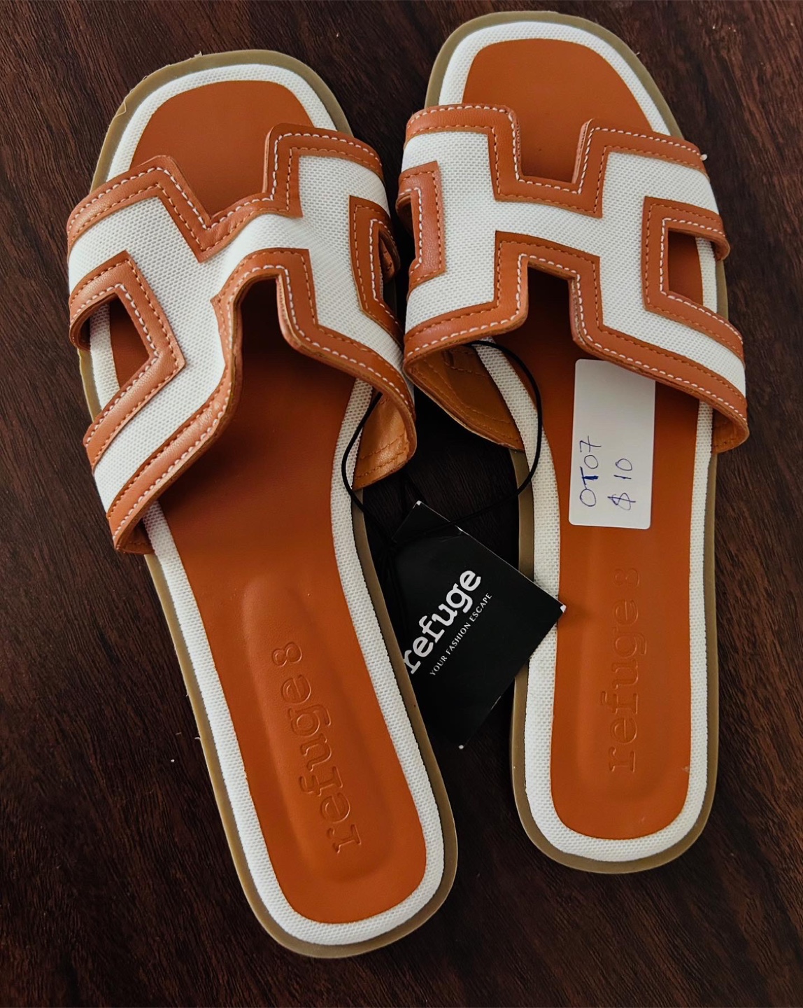 Refuge 8 Sandals - Size 8