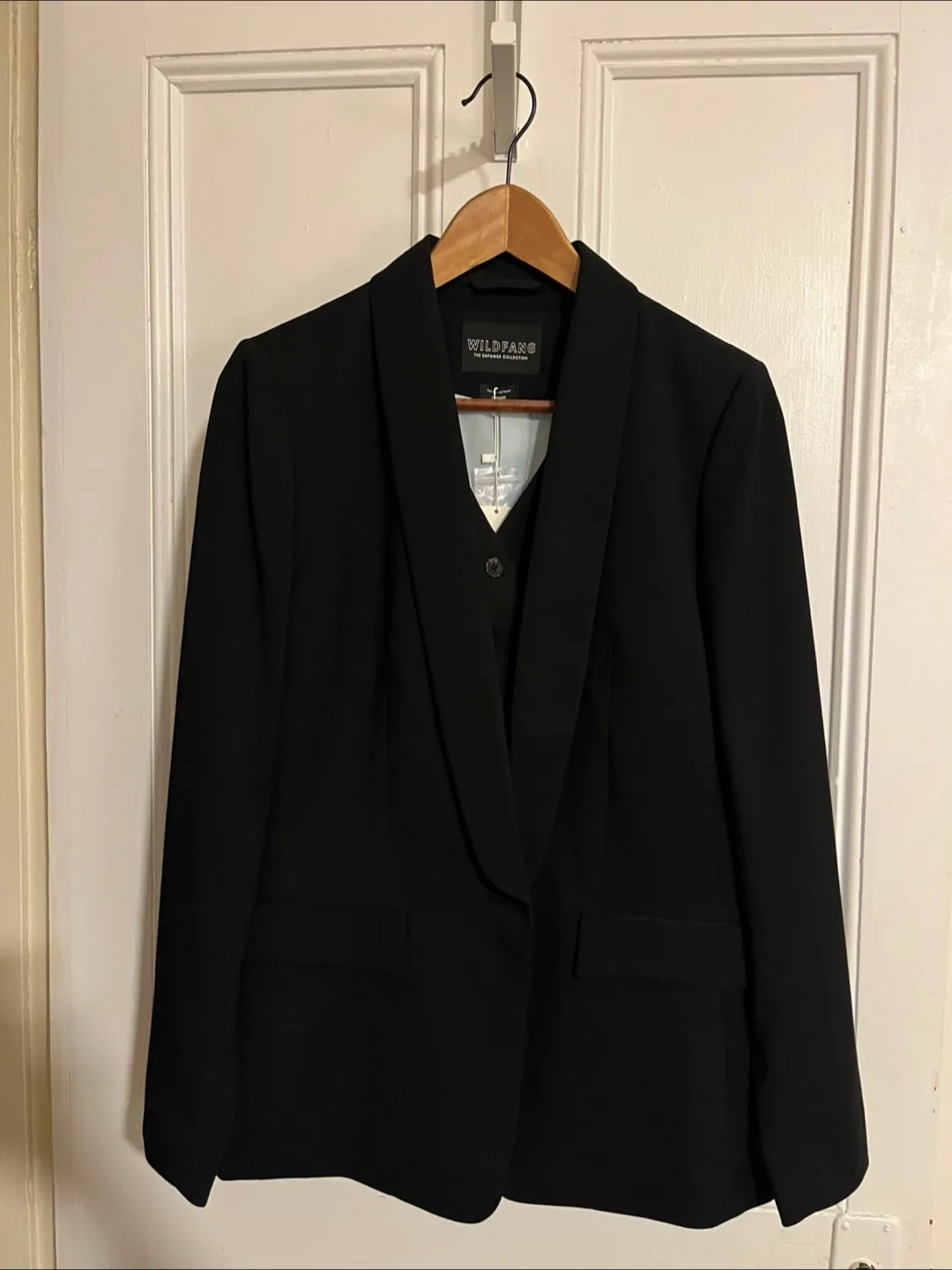 Wildfang Black Tux Blazer Women’s Medium image indicator(3)