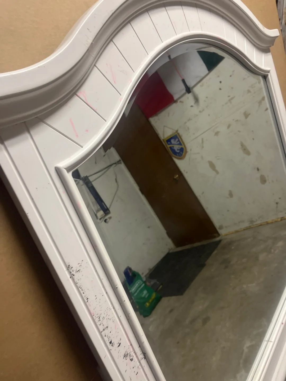 White Arched Wall Mirror image indicator(3)