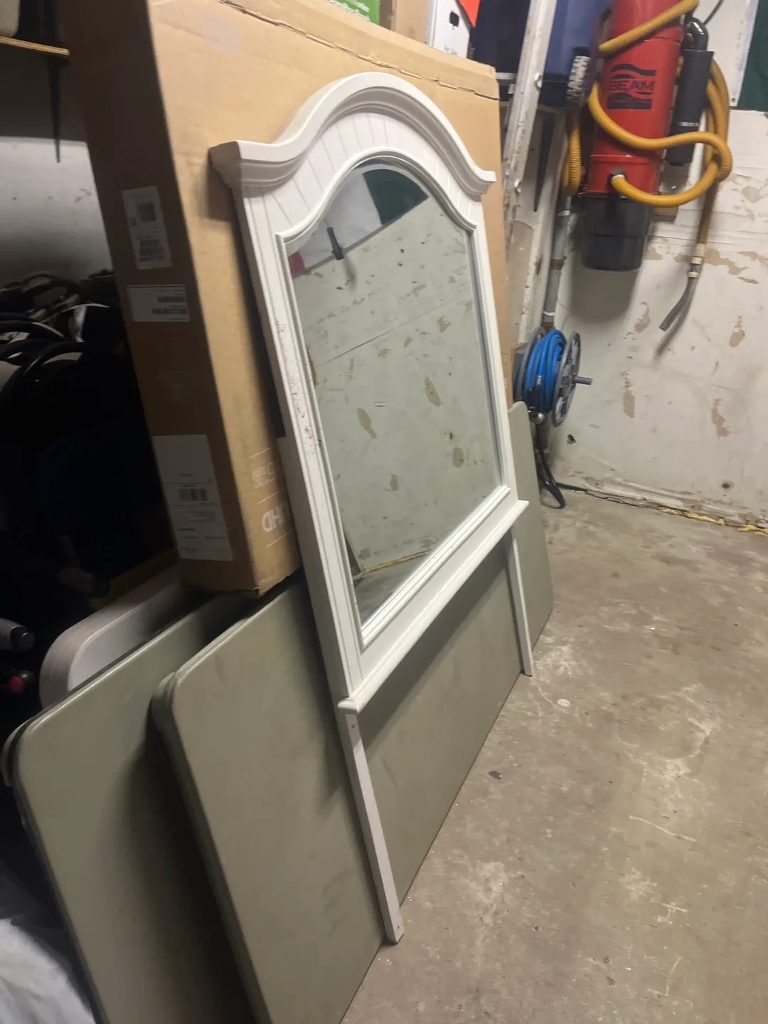 White Arched Wall Mirror image indicator(4)