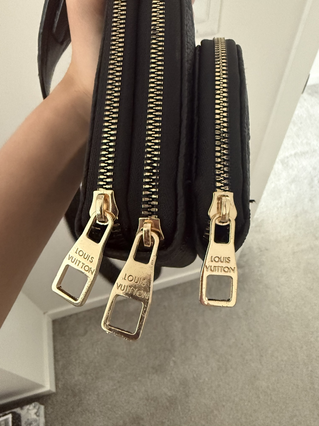 Louis Vuitton Black Crossbody Bag - photo 2