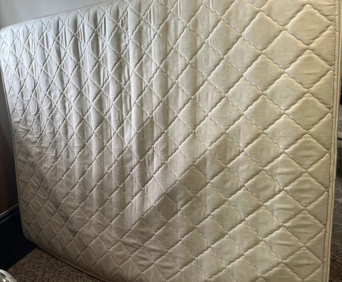 ‼️NEED GONE ASAP‼️ Queen Size Mattress thumbnail