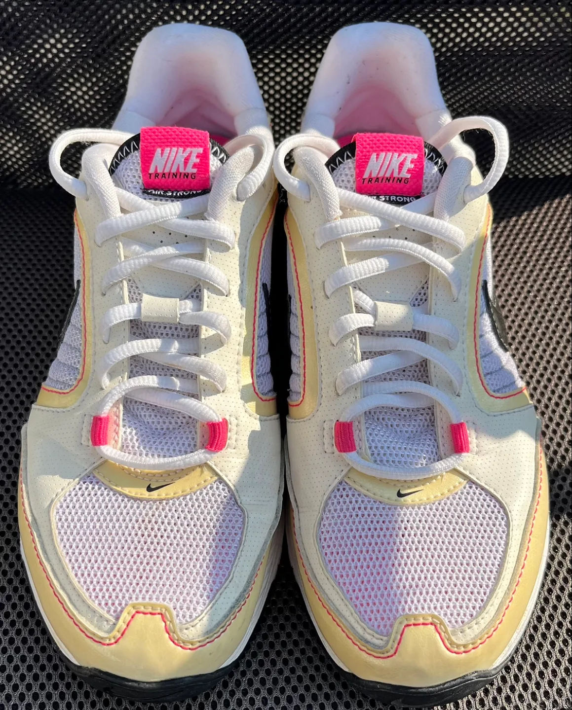 Women’s Nike Air Strong+ Training Sneakers - excellent condition image indicator(4)