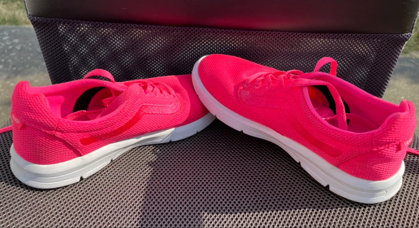 Vans UltraCush Lite Neon Pink Shoes - Unisex image indicator(2)