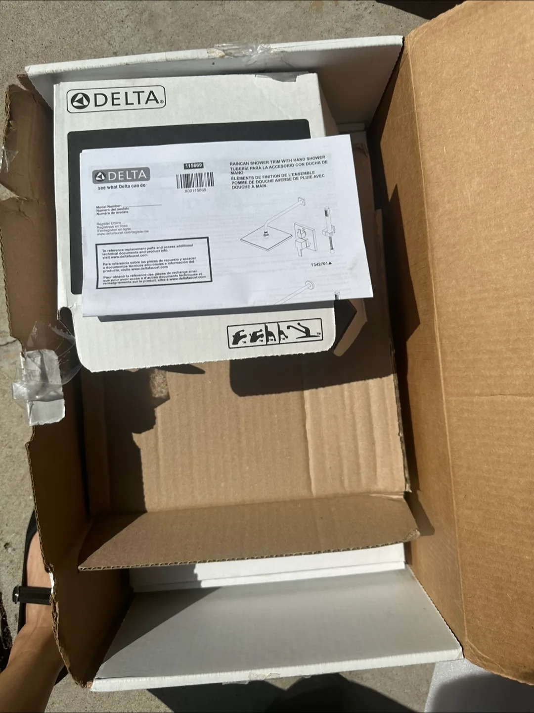 Delta Raincan Shower Trim with Hand Shower - New in Box! image indicator(3)