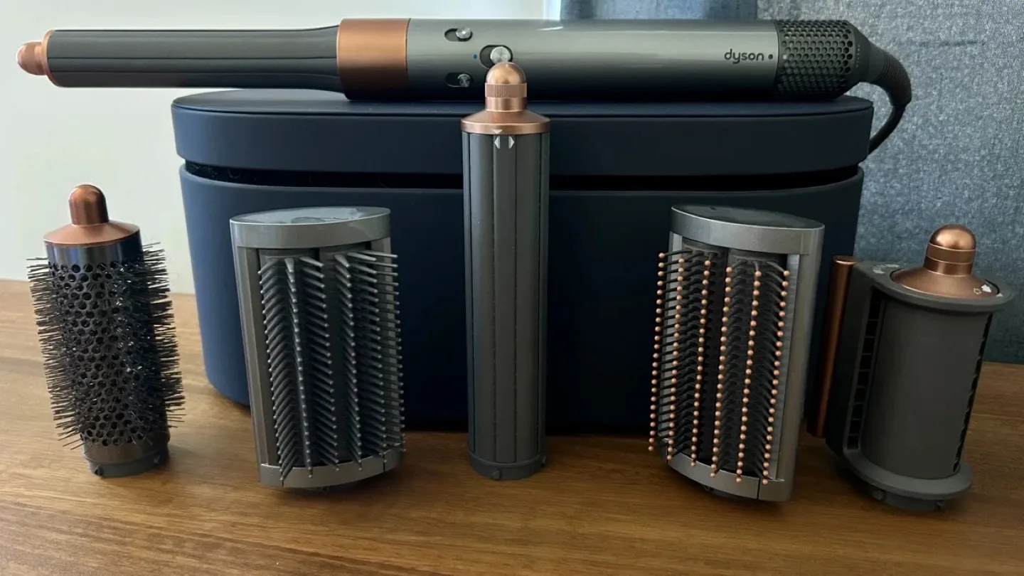 Dyson Airwrap Multi-Styler Complete thumbnail