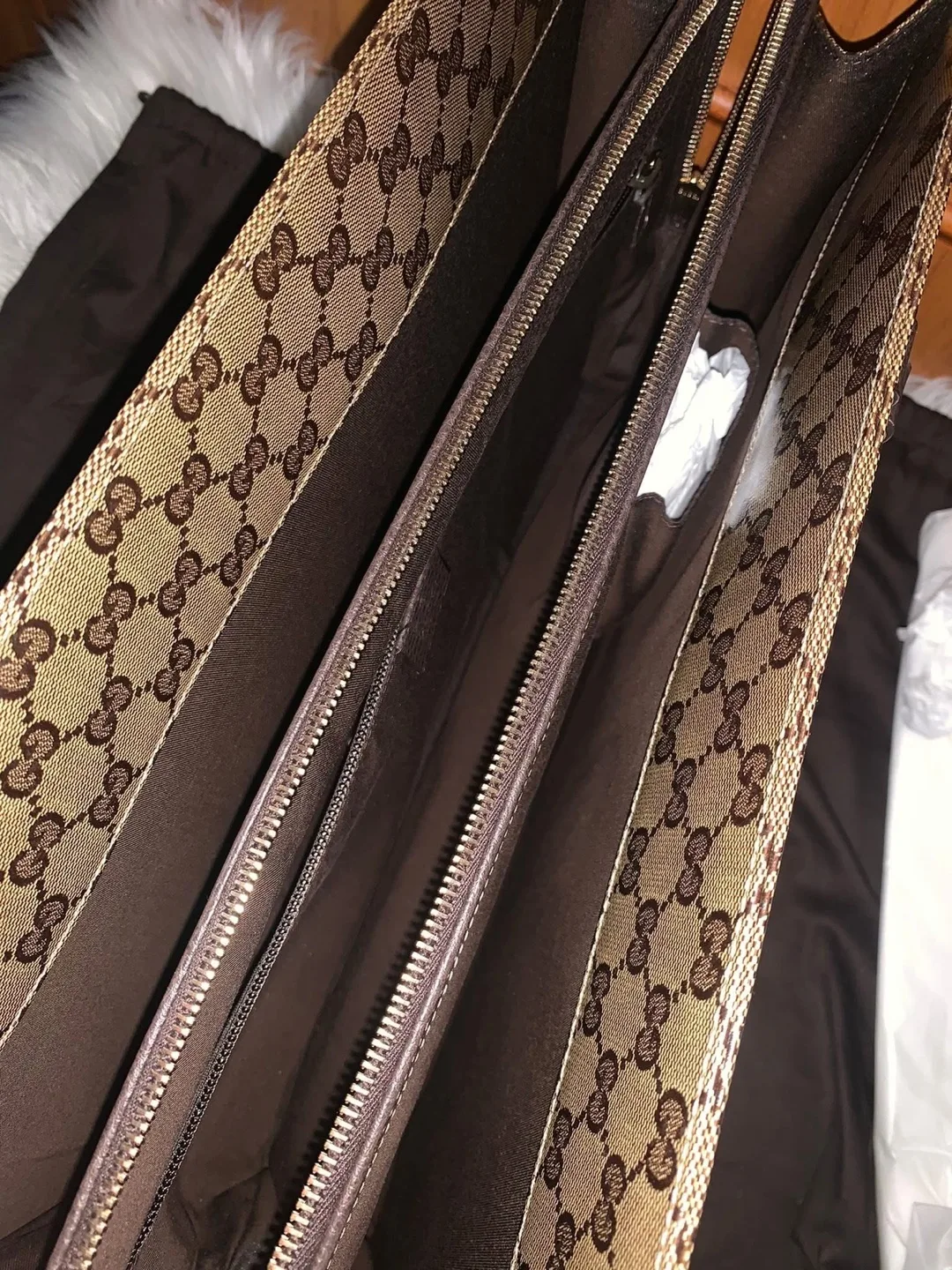 OTG Gucci Tote/Business Bag image indicator(3)