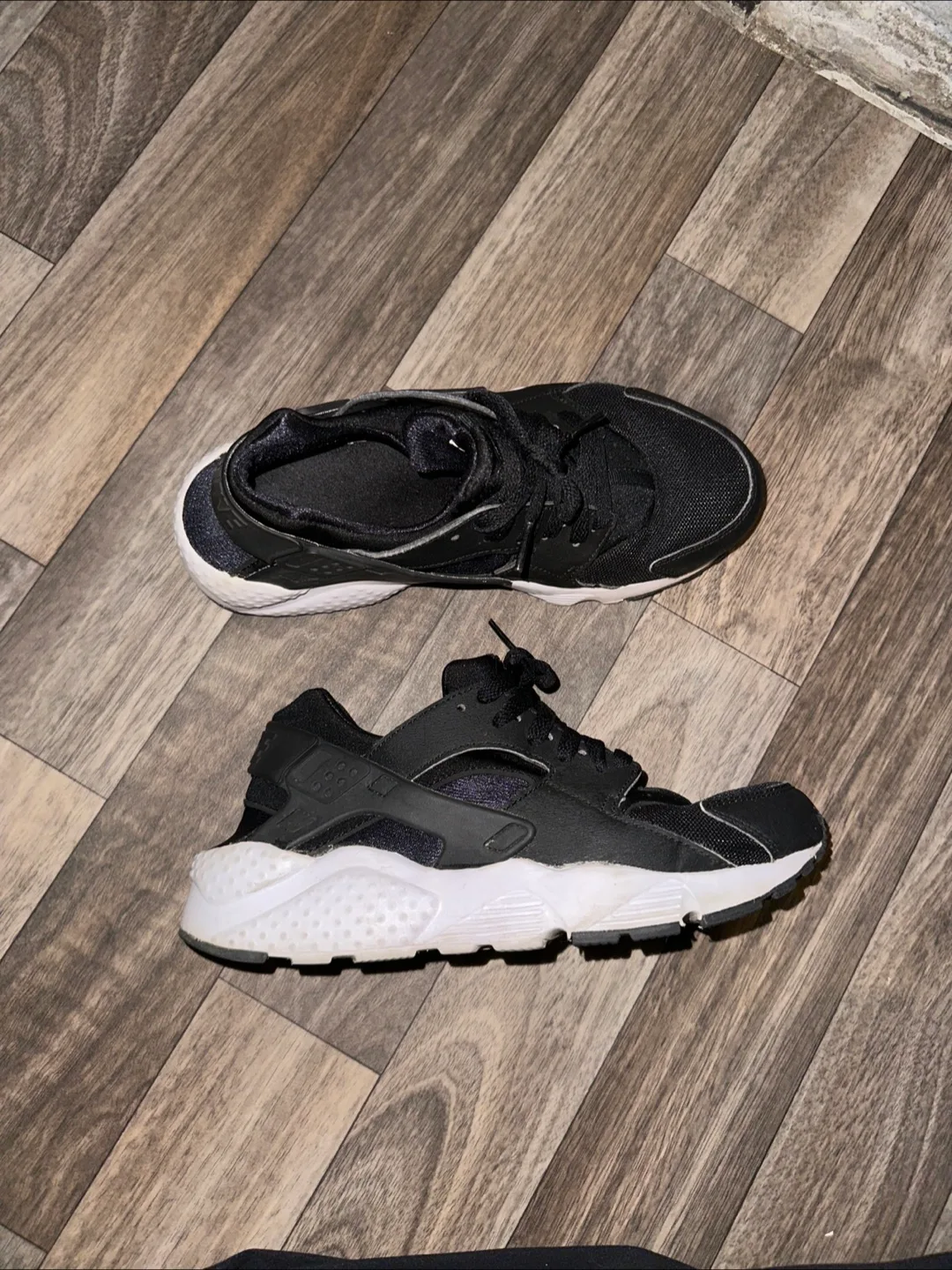 Nike Huarache Black Sneakers - Size 6.5Y or women’s 8 thumbnail