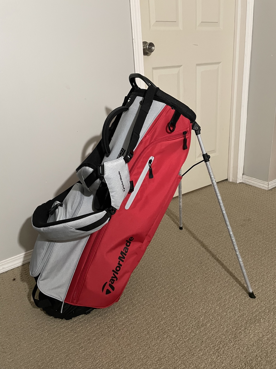 TaylorMade FlexTech Golf Stand Bag - Red/Grey