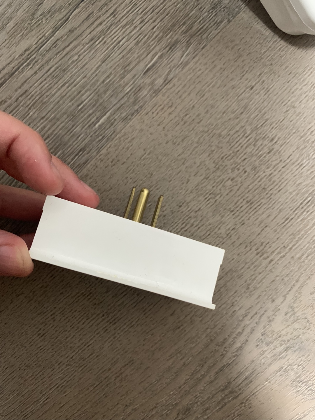 White Multi-Outlet Wall Tap - photo 2