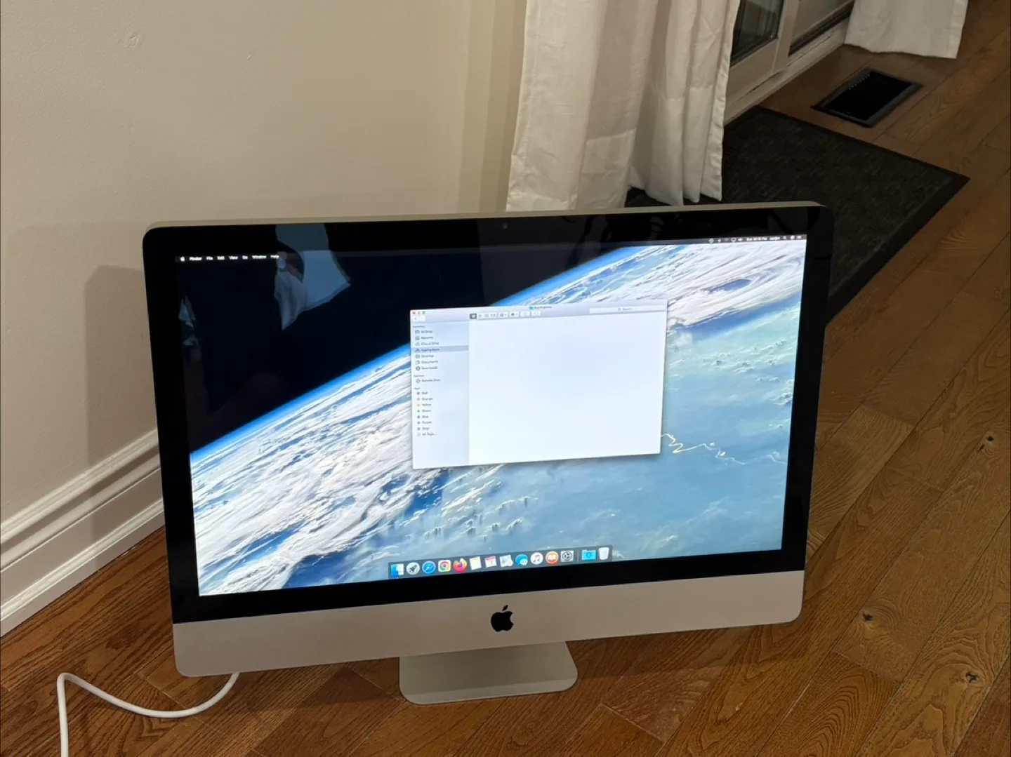 27 inch iMac - from 2011 image indicator(6)
