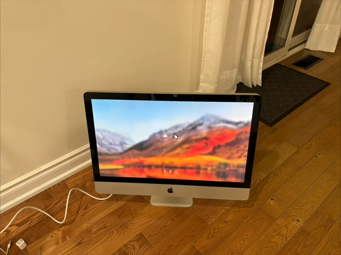 27 inch iMac - from 2011 image indicator(4)
