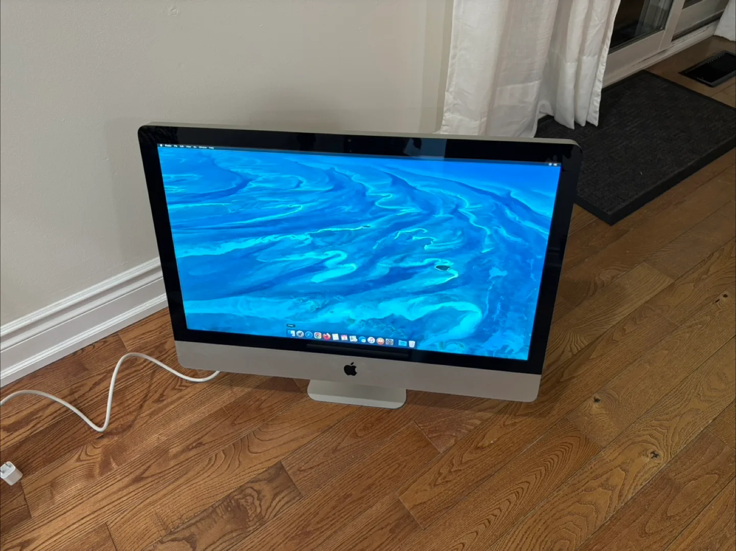 27 inch iMac - from 2011 image indicator(5)