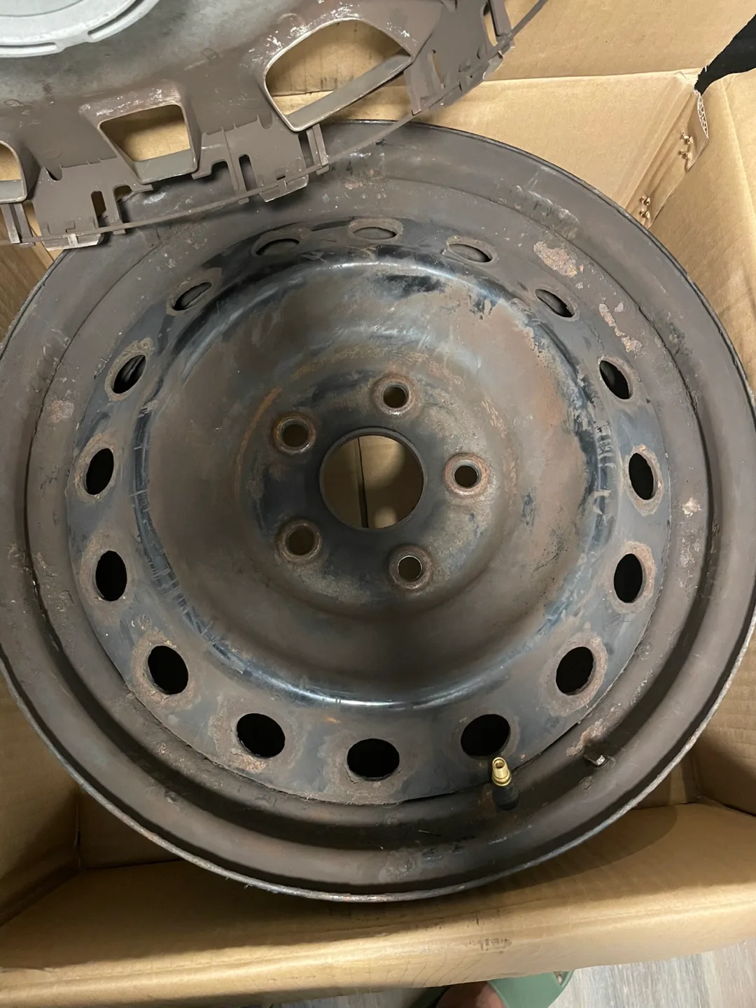 Scion Wheel Cover & Steel Rim image indicator(2)