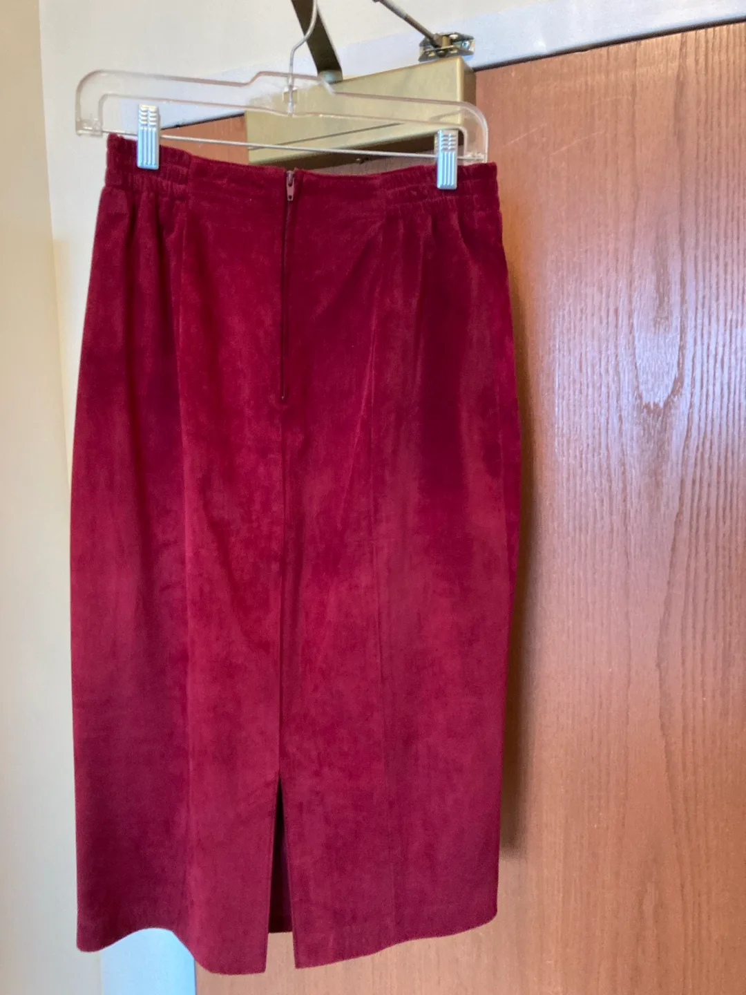 Cranberry Suede Skirt Suit - Burgundy, M image indicator(3)