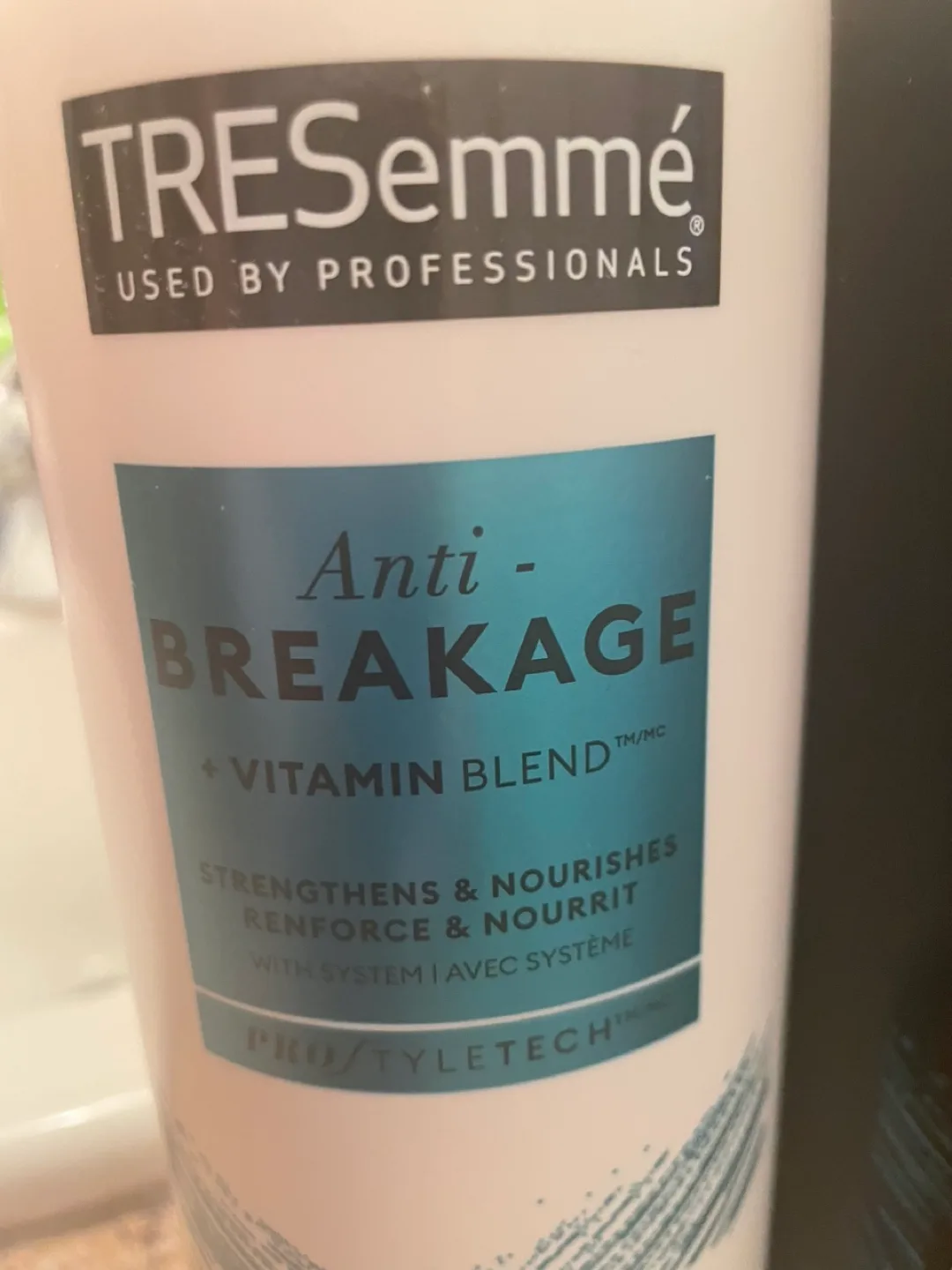 TRESemmé Anti-Breakage Shampoo & Conditioner Set image indicator(3)