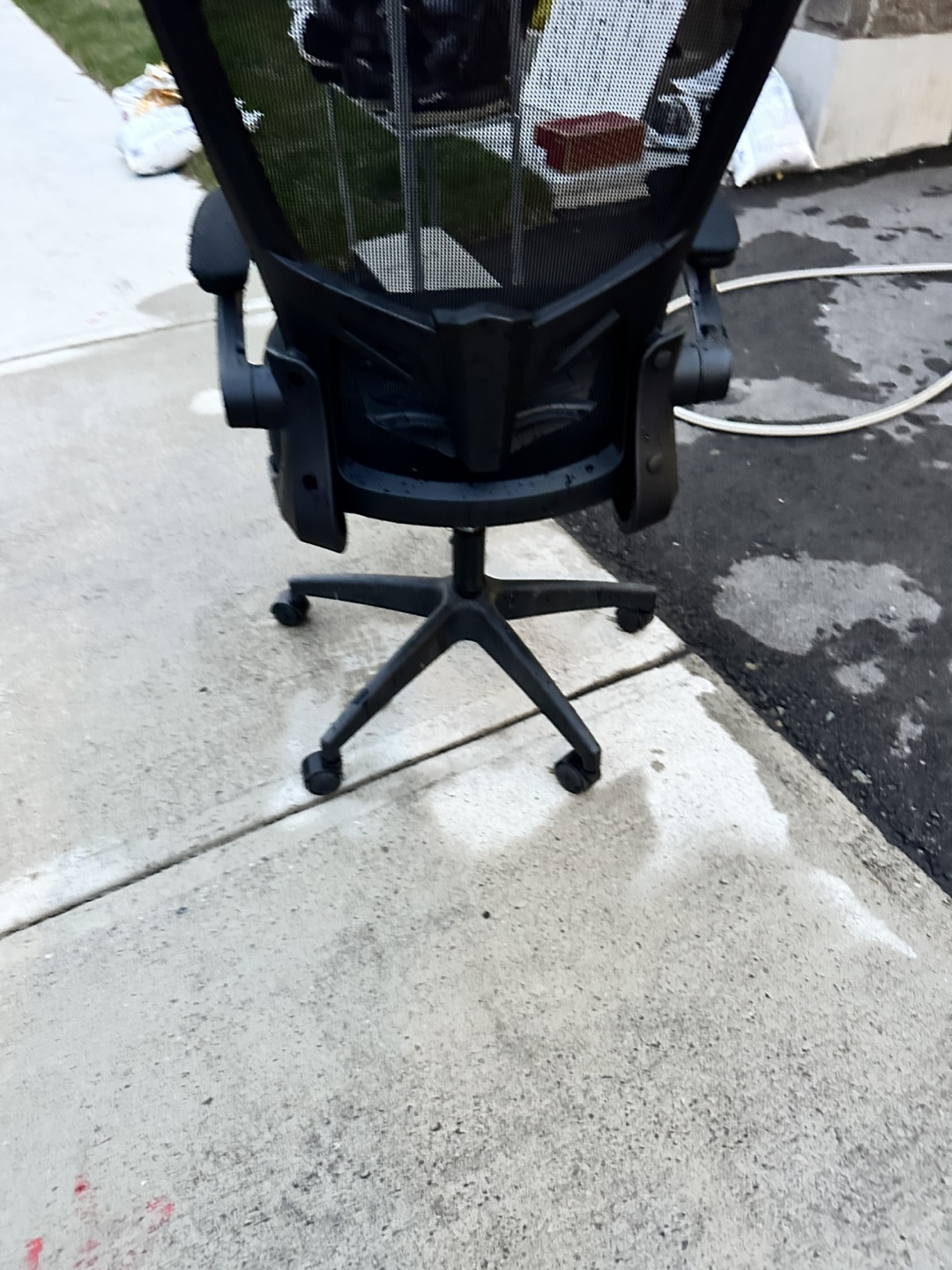 Black Mesh Office Chair - photo 2