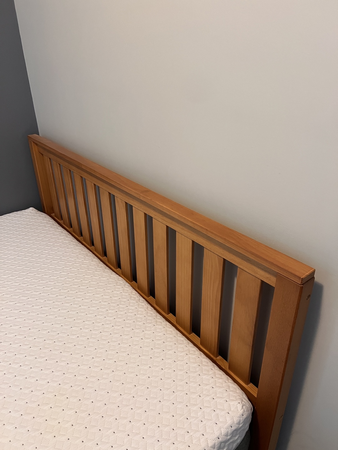 Queen Size Alexia Wood Platform Bed - photo 4