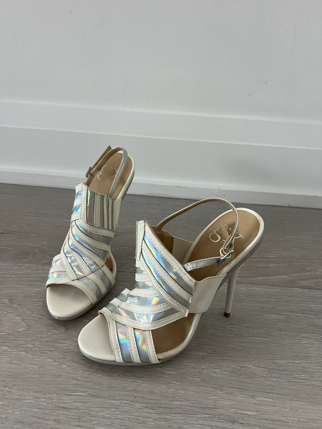 STX White & Silver Heels thumbnail