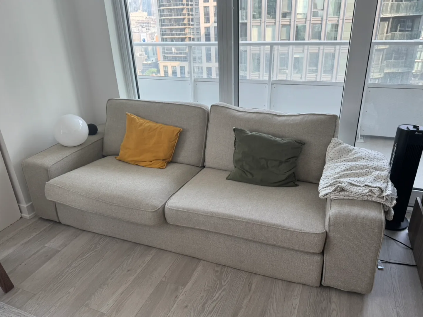 IKEA Kivik Sofa - Tresund Light Beige image indicator(2)