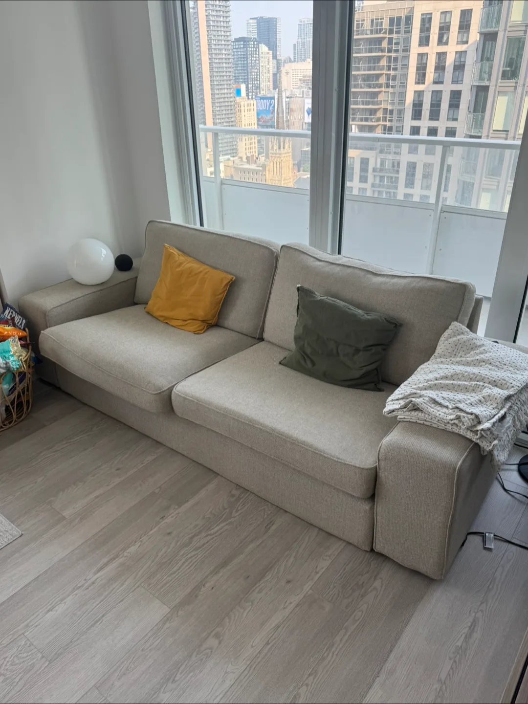 IKEA Kivik Sofa - Tresund Light Beige image indicator(3)