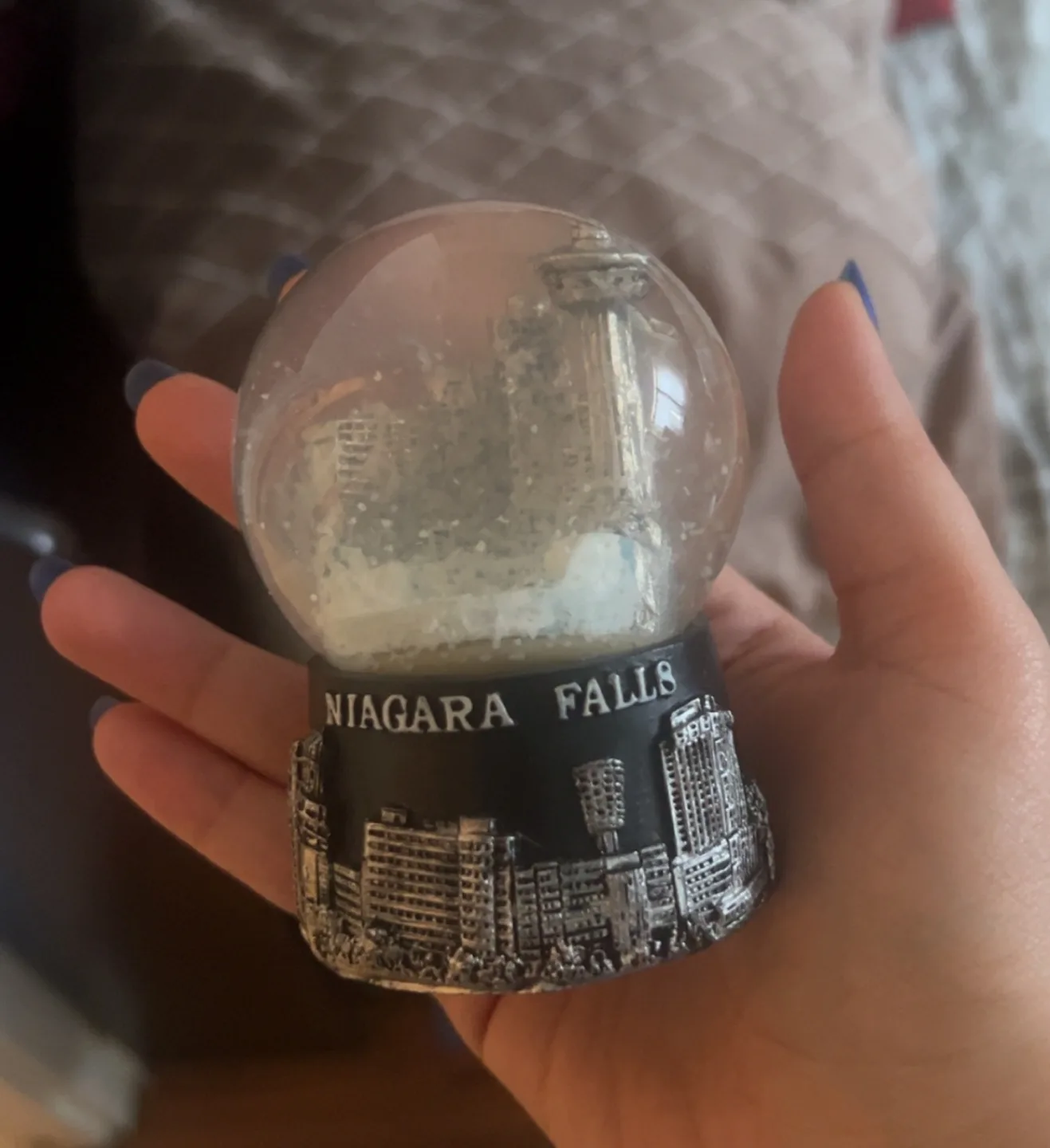 Niagara Falls Snow Globe thumbnail