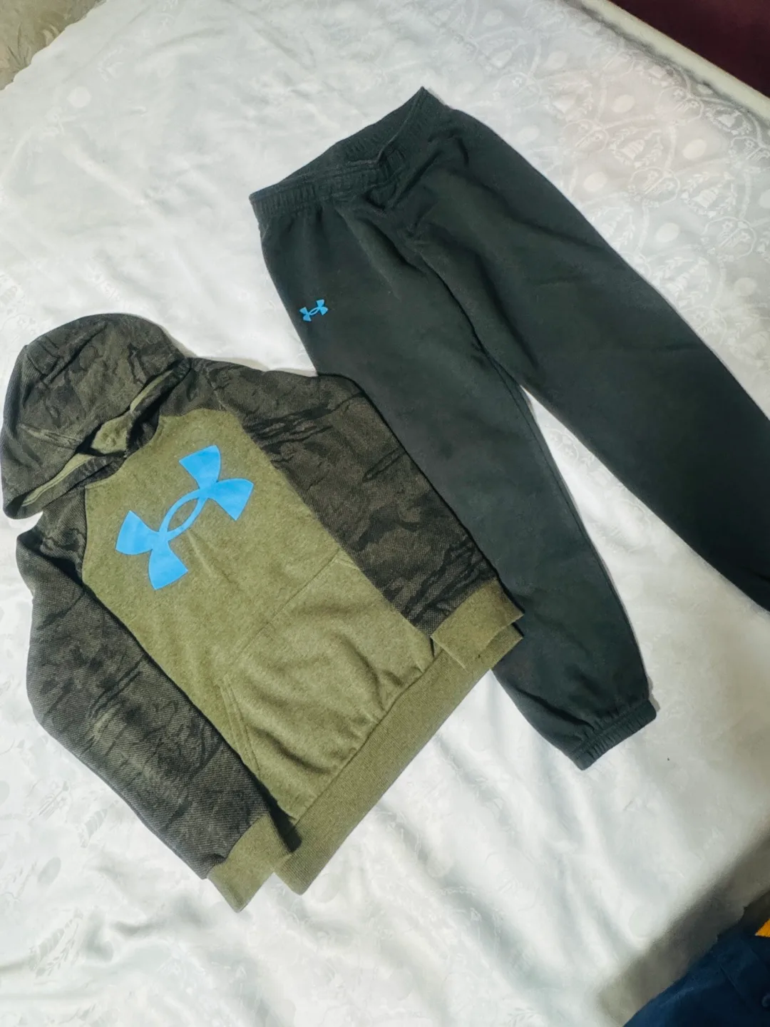 Under Armour Kids' Hoodie & Pants Set size 10 image indicator(2)