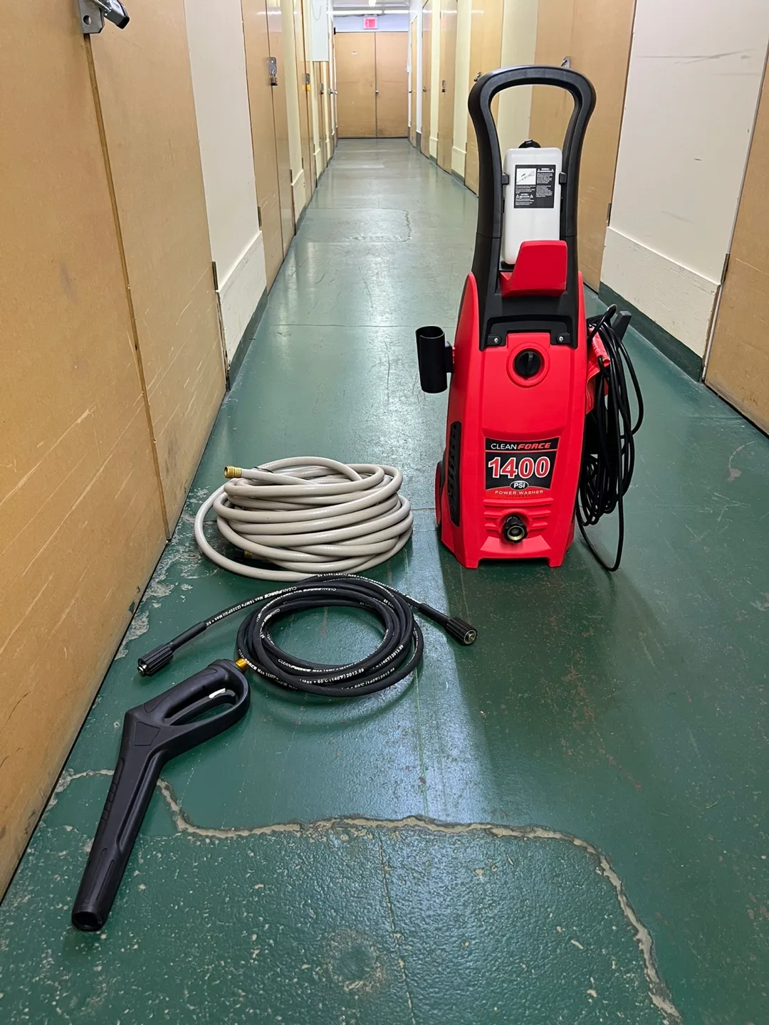 Clean Force 1400 PSI Power Washer image indicator(2)