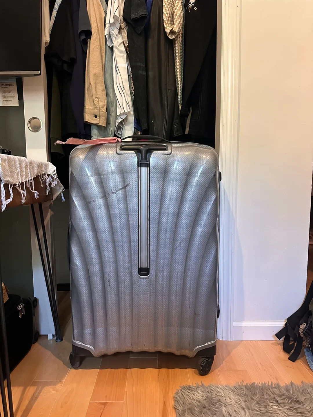 Samsonite Silver Suitcase thumbnail