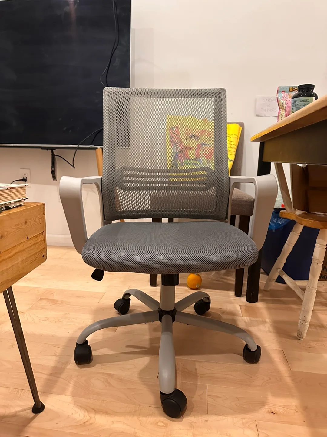 Gray Mesh Office Chair thumbnail