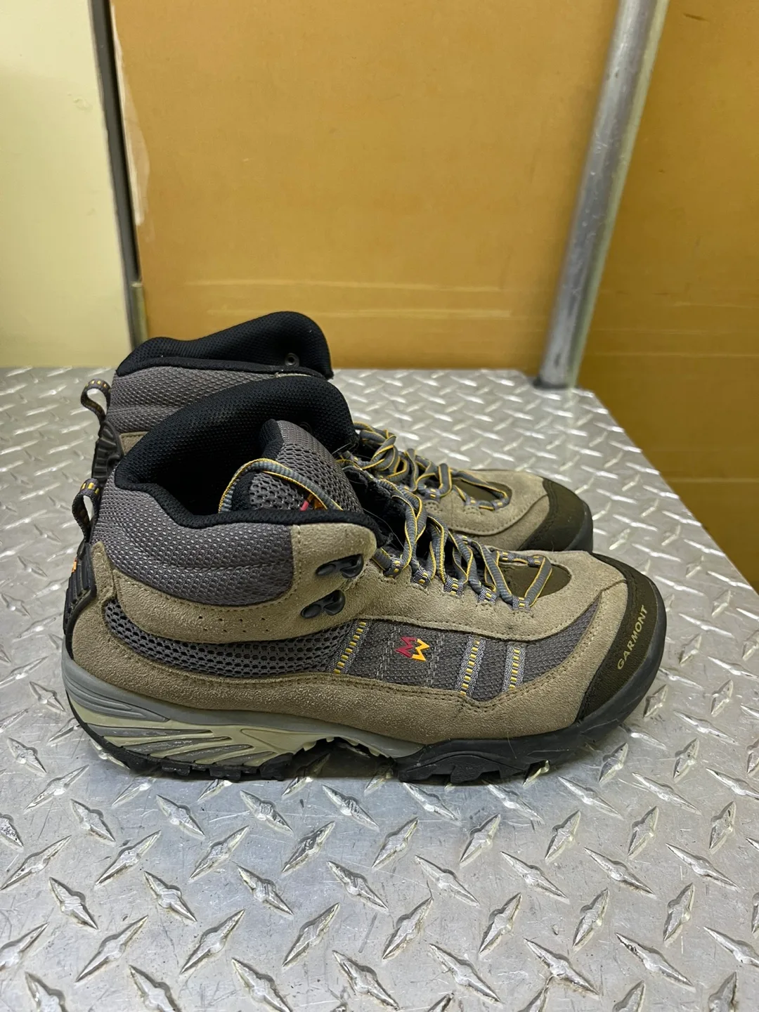 Garmont Hiking Boots, Size 8 thumbnail