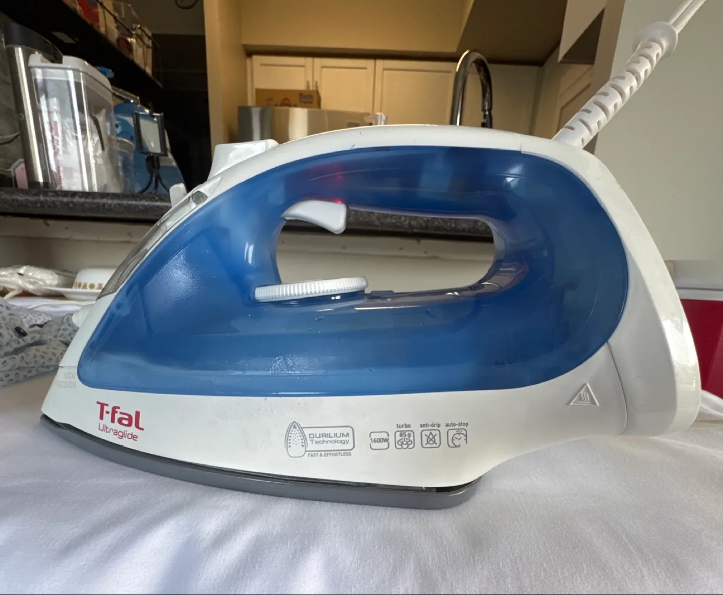 T-fal Ultraglide Iron - White & Blue image indicator(5)