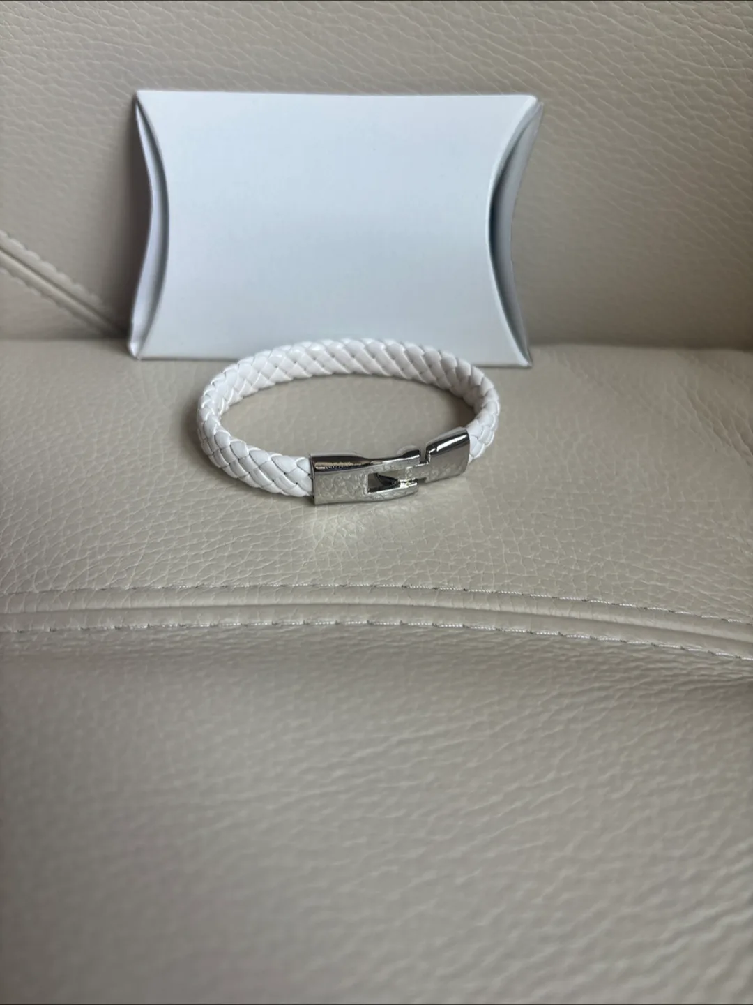 White Braided leather Bracelet image indicator(2)