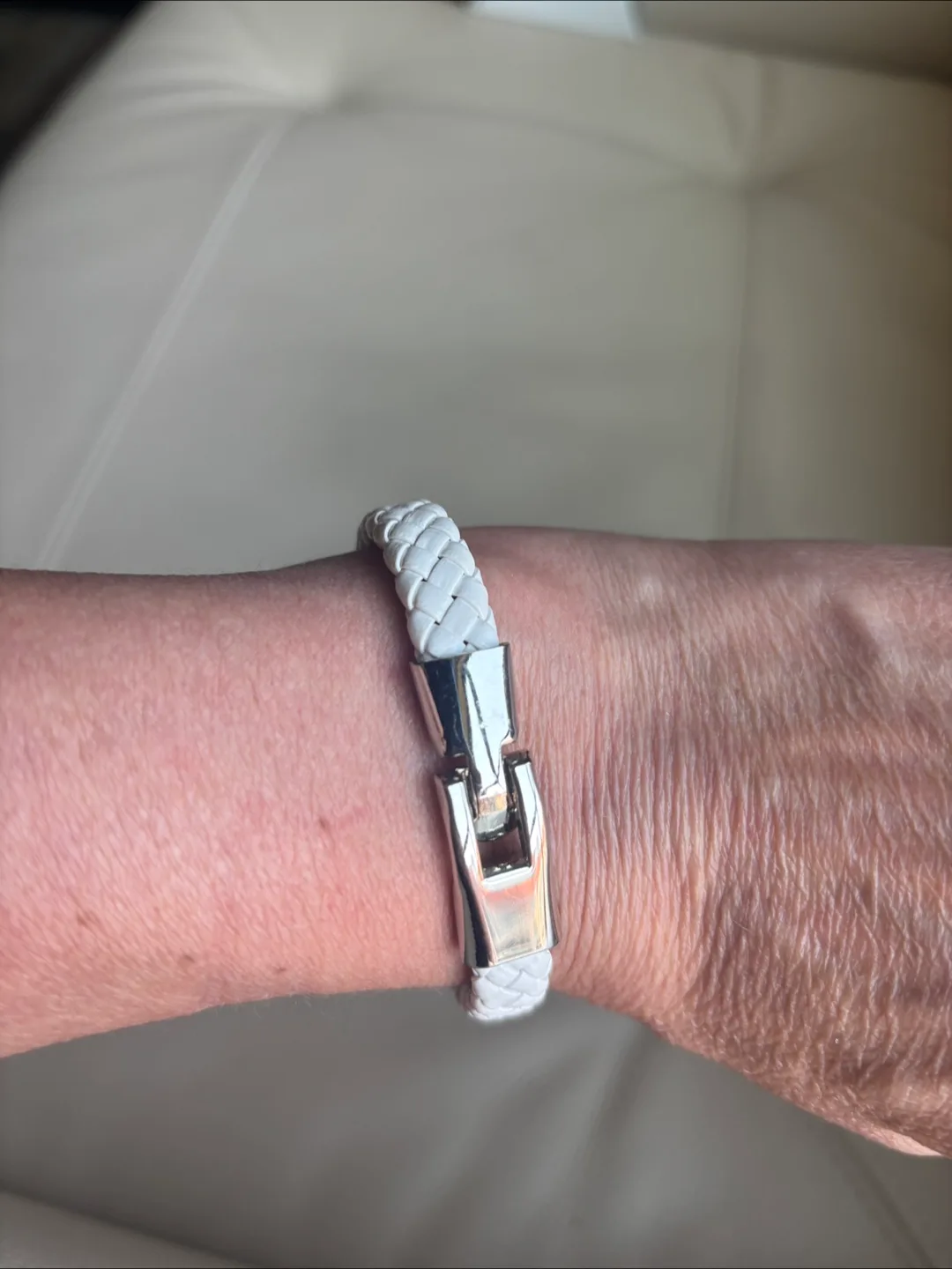 White Braided leather Bracelet image indicator(4)