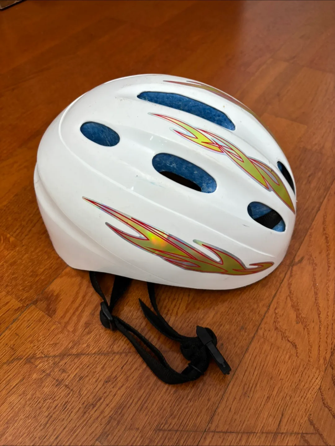 Bike Helmet, Basket & Pump image indicator(4)