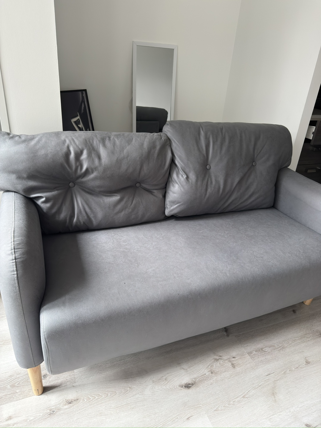 Love seat need gone - photo 4